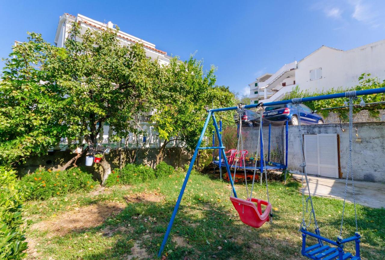 Apartments Pela Lopar Exterior photo