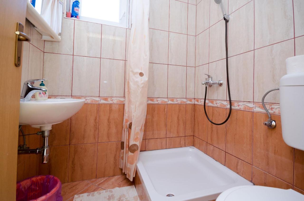 Apartments Pela Lopar Exterior photo